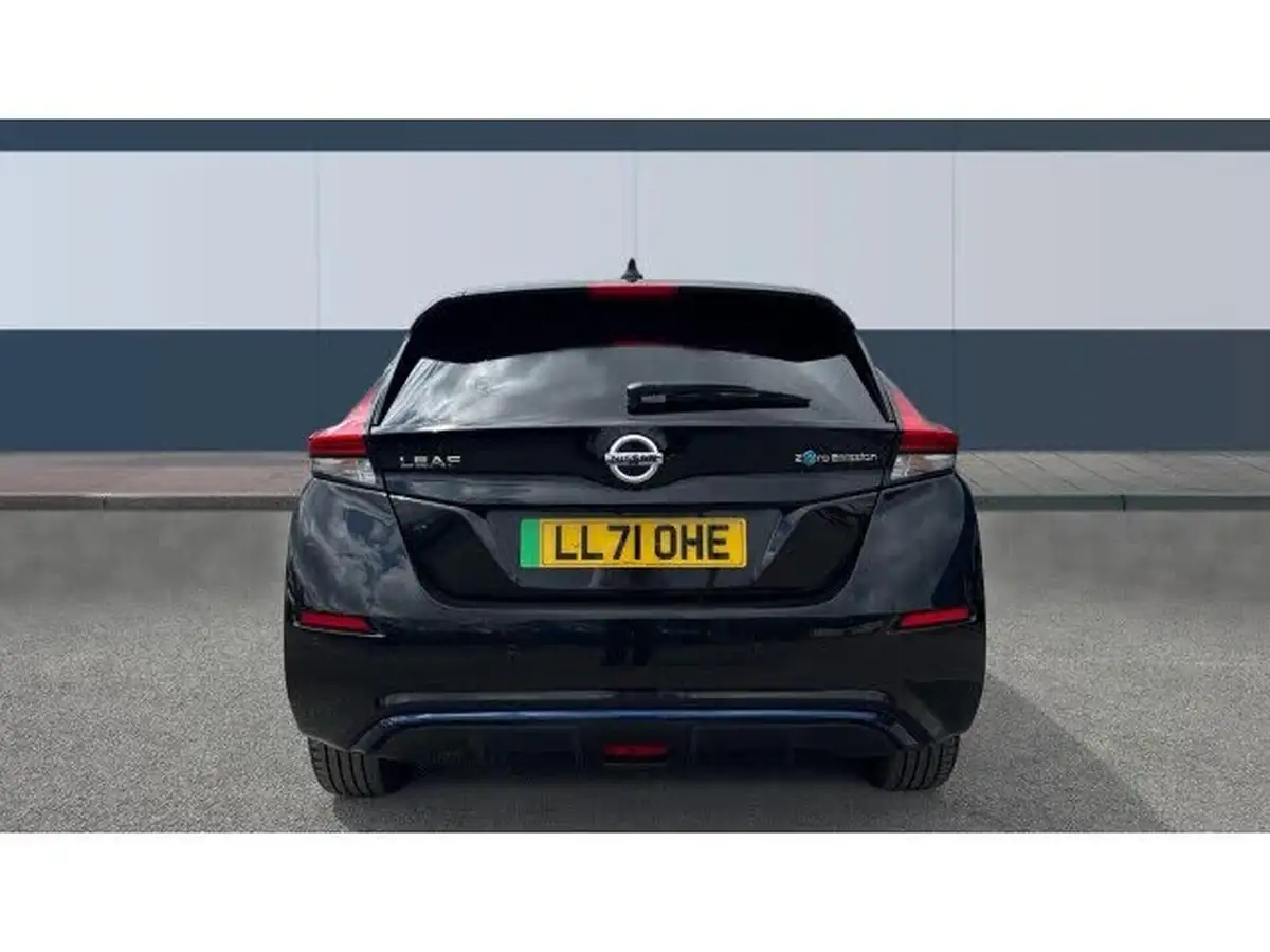 2022-nissan-leaf-e-tekna-big-5