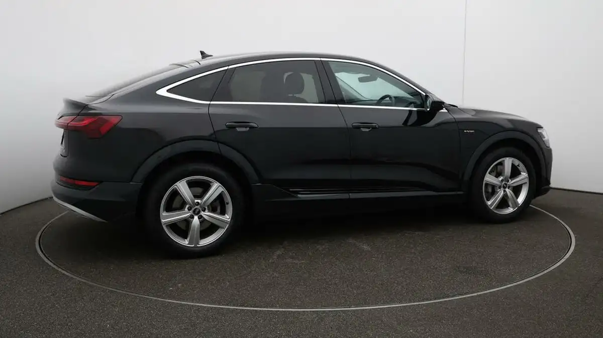 2022-audi-e-tron-50e-technik-sportback-big-52