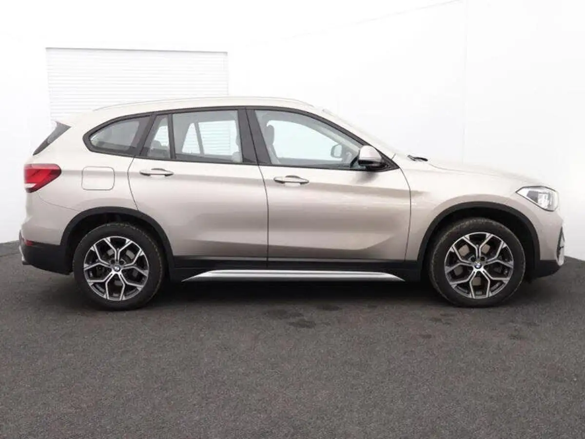 2022-bmw-x1-20-xdrive20i-xline-big-3