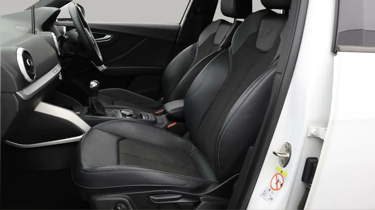 2021-audi-q2-10-30-tfsi-s-line-big-14