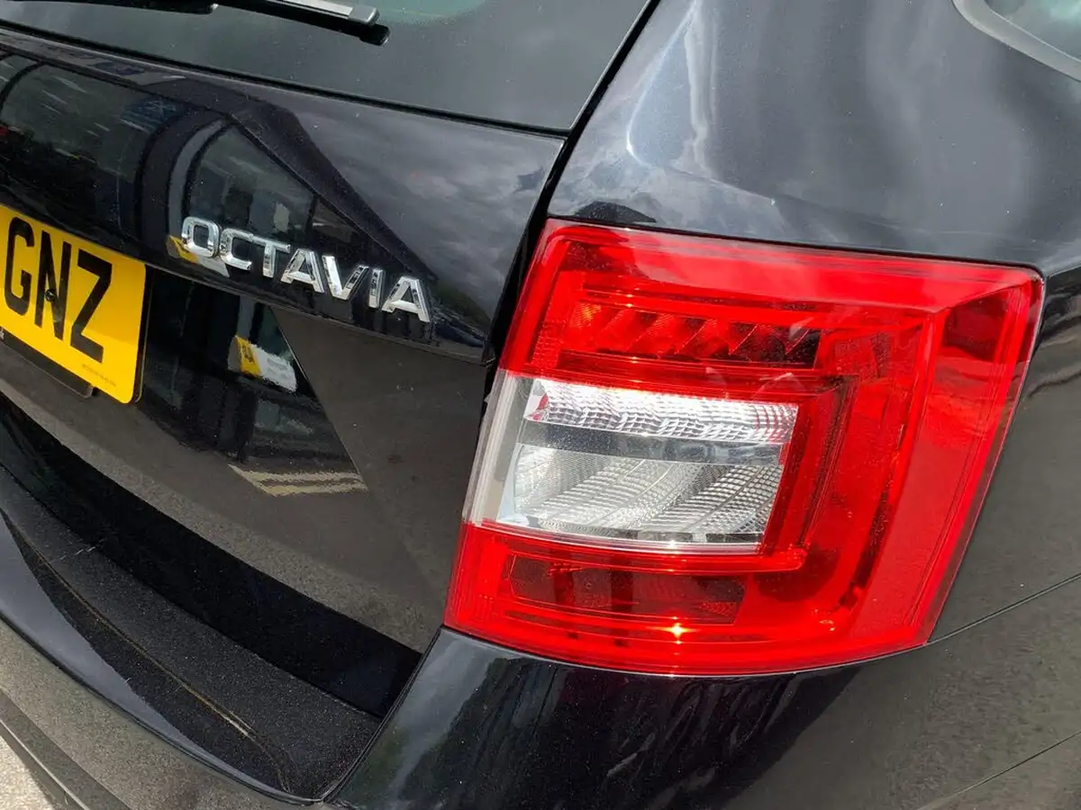 2017-skoda-octavia-14-tsi-se-l-estate-dsg-big-47