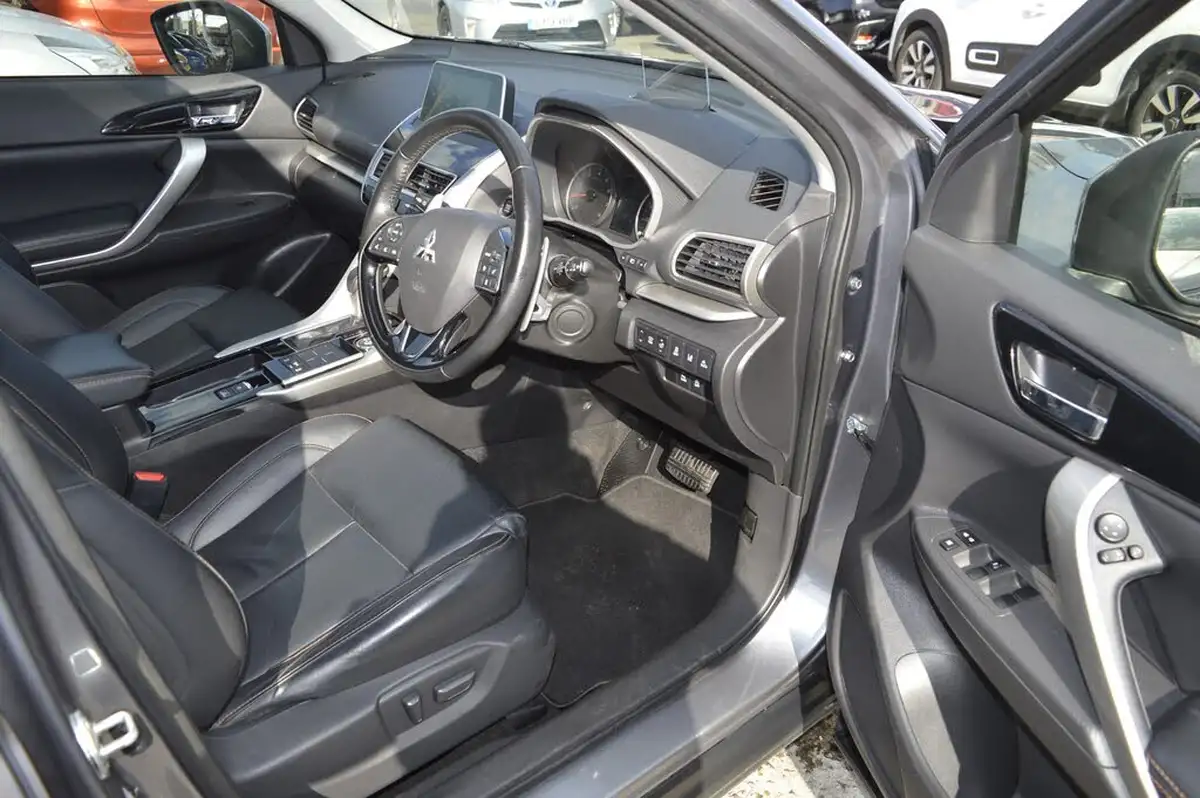 2018-mitsubishi-eclipse-cross-15-4-auto-big-13