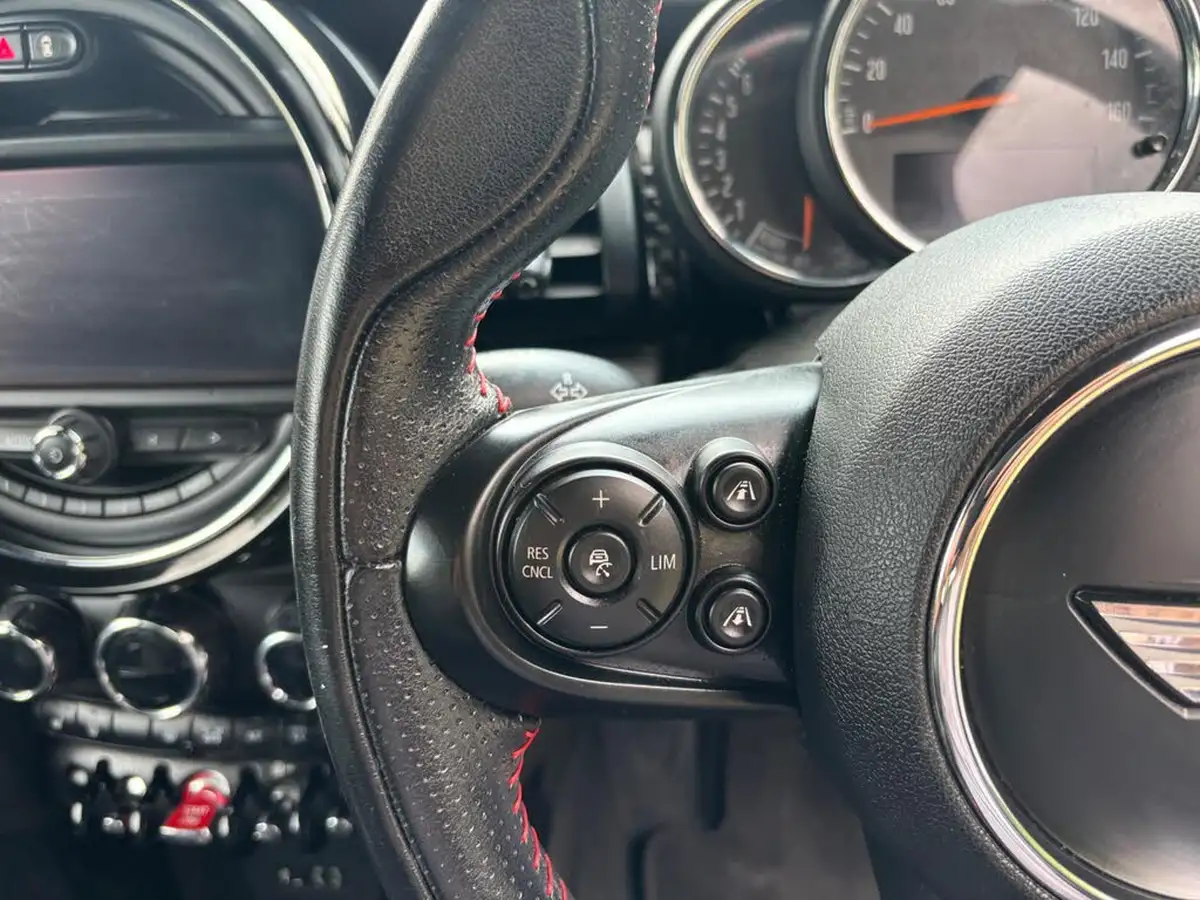 2017-mini-cooper-20-cooper-s-chili-ss-hatchback-3d-big-17