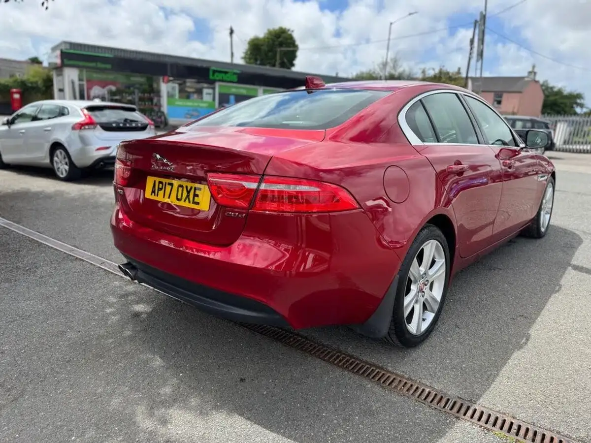 2017-jaguar-xe-20d-portfolio-180ps-1999cc-auto-big-5