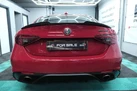 2017-alfa-romeo-giulia-20-veloce-small-13