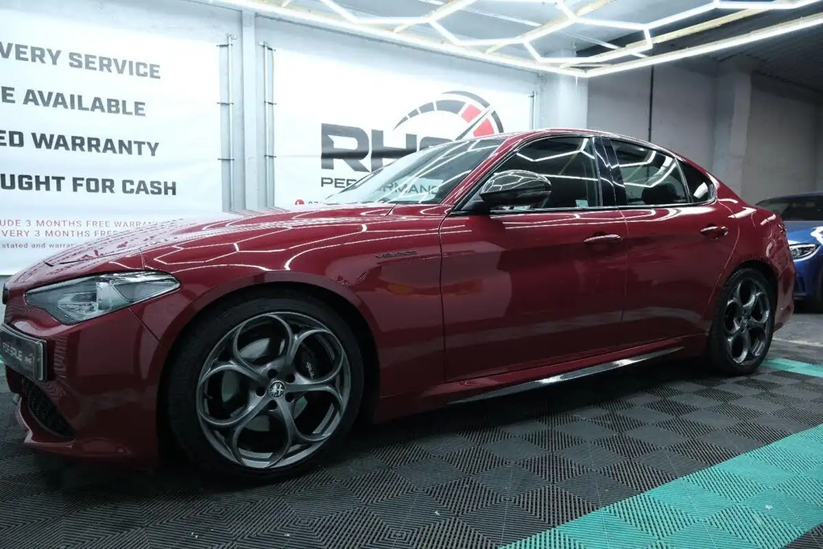 2017-alfa-romeo-giulia-20-veloce-big-2