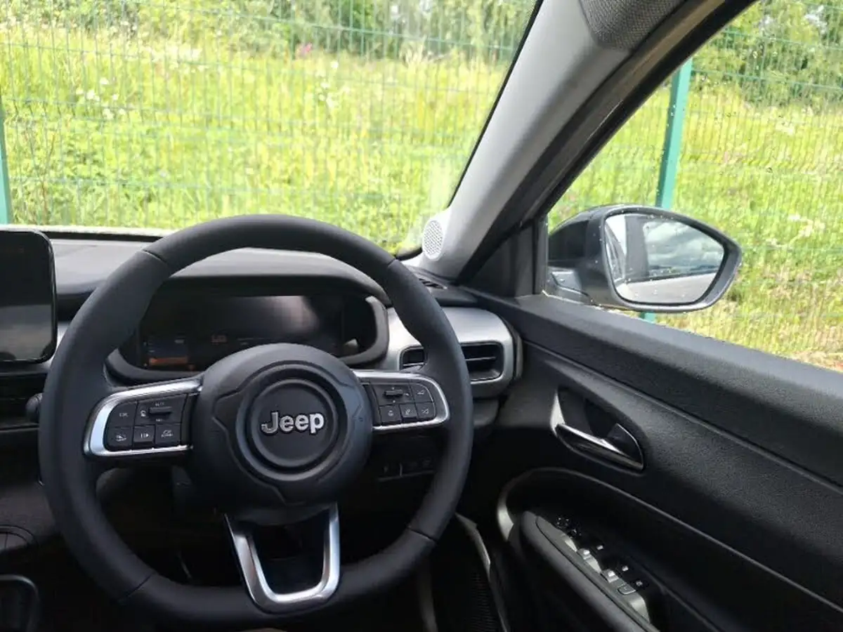 2025-jeep-avenger-12-gse-summit-big-6