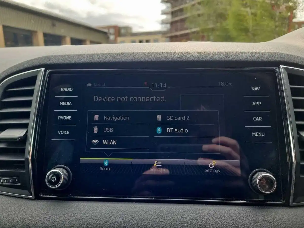 2020-skoda-karoq-15-tsi-se-l-dsg-big-22