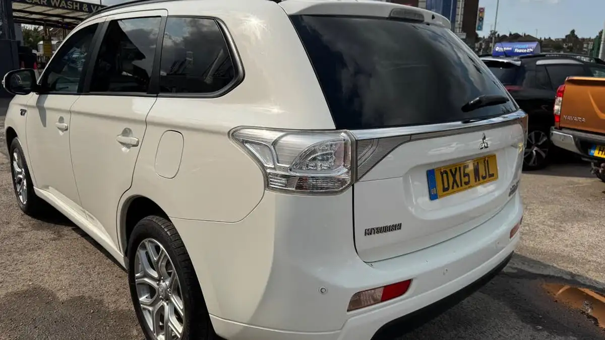 2015-mitsubishi-outlander-20-gx3h-phev-5st-big-38