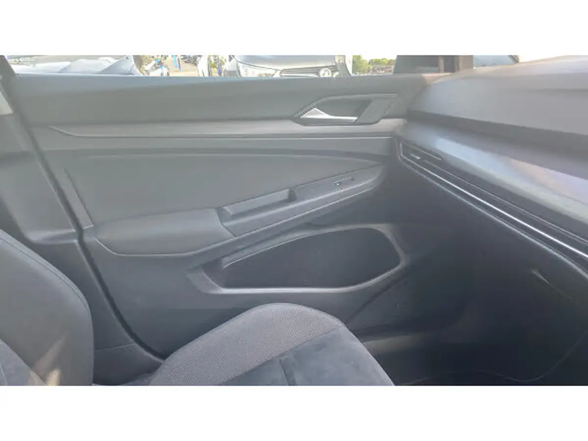 2021-volkswagen-golf-15-etsi-style-130ps-hatchback-big-30