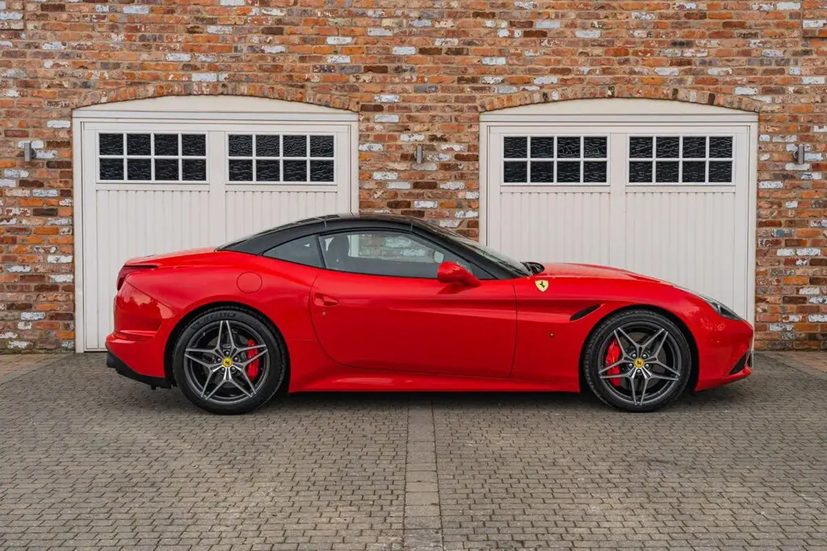 2015-ferrari-california-39-t-big-25