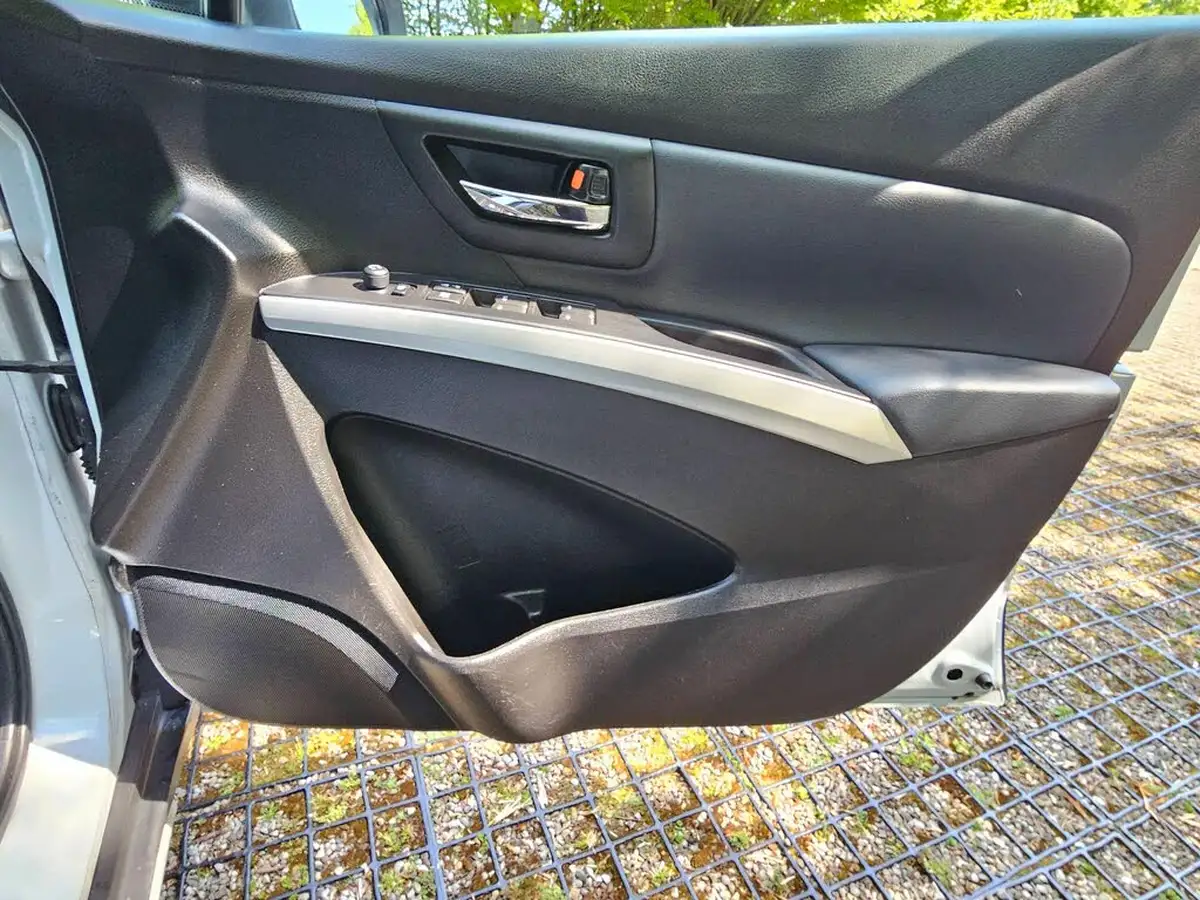 2014-suzuki-s-cross-16-sz5-allgrip-big-23