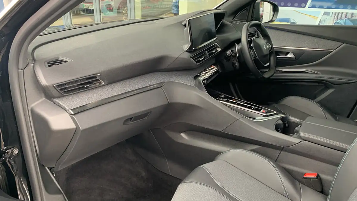 2024-peugeot-3008-suv-12-allure-premium-big-11