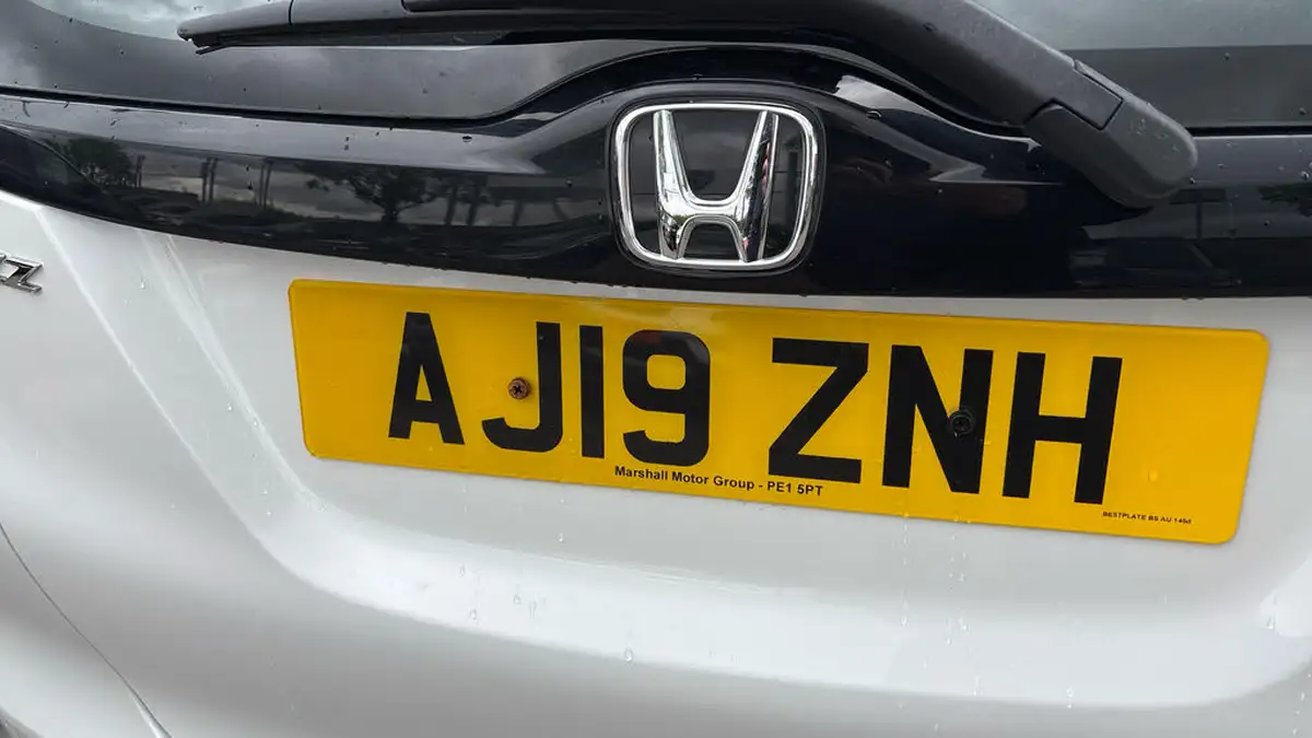 2019-honda-jazz-13-i-vtec-se-navi-cvt-big-25