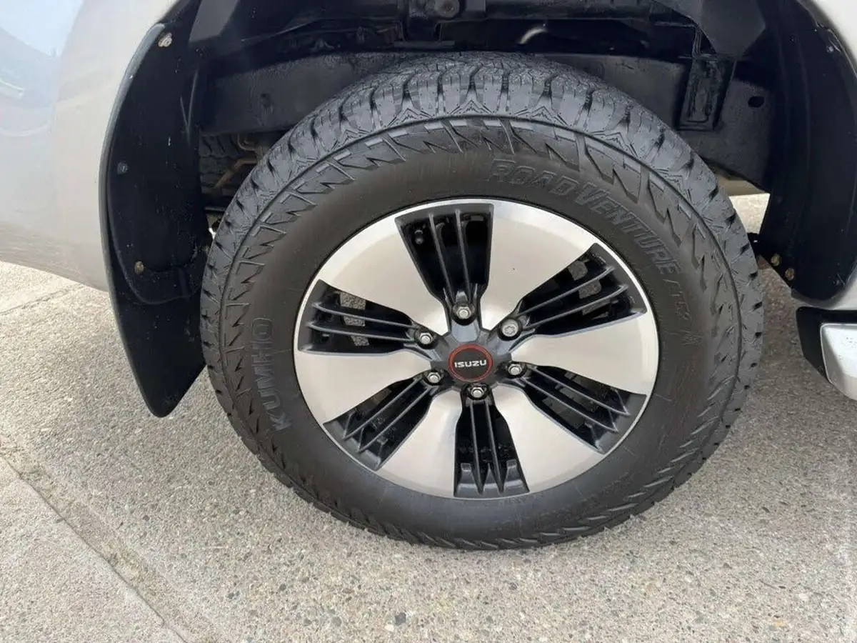 2021-isuzu-d-max-19td-dl40-big-26