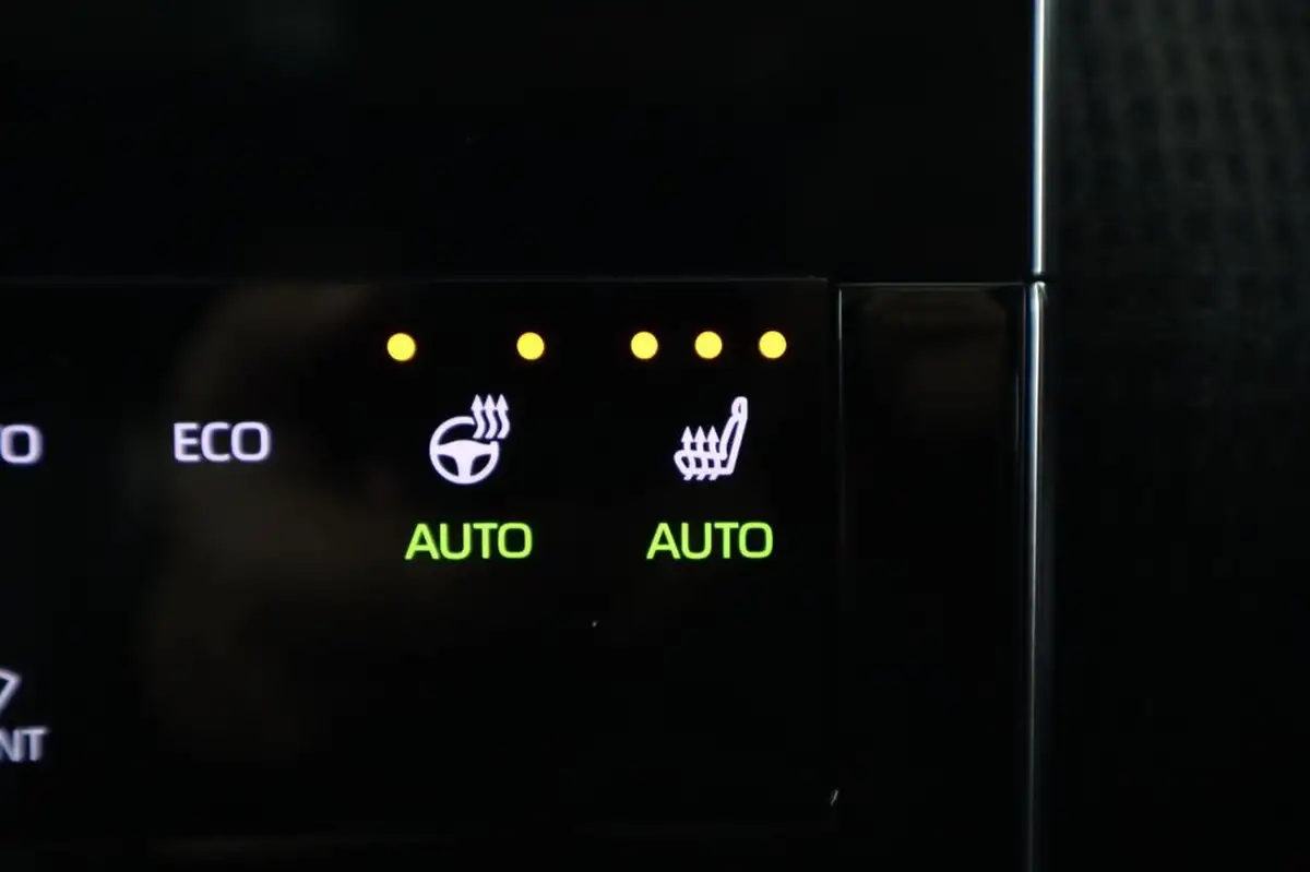 2023-subaru-solterra-e-touring-big-24
