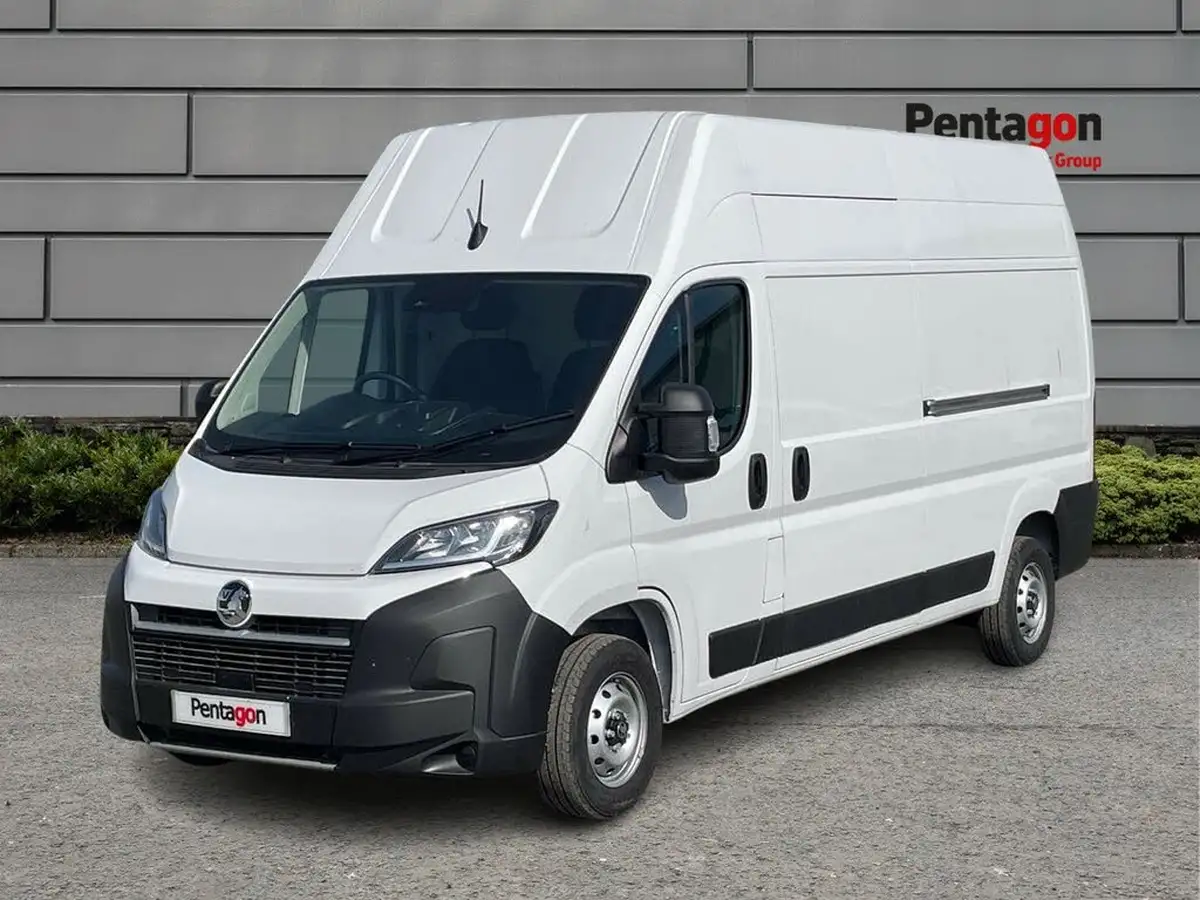 2024-vauxhall-movano-big-2