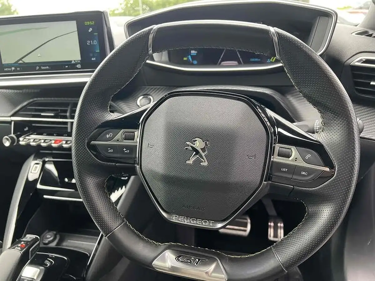 2021-peugeot-2008-suv-e-gt-premium-big-36