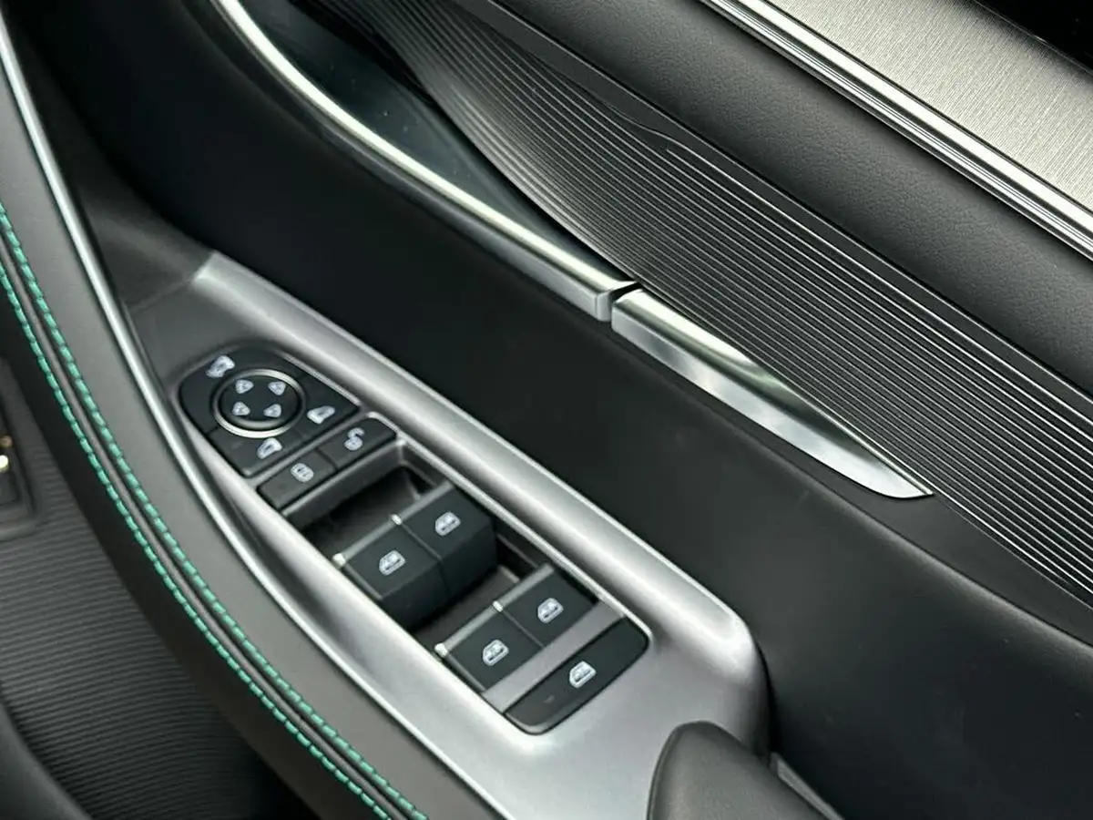 2025-byd-seal-15-comfort-big-16