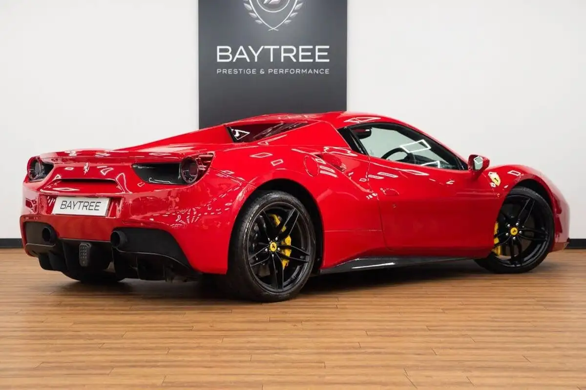 2017-ferrari-488-39-488-spider-big-52