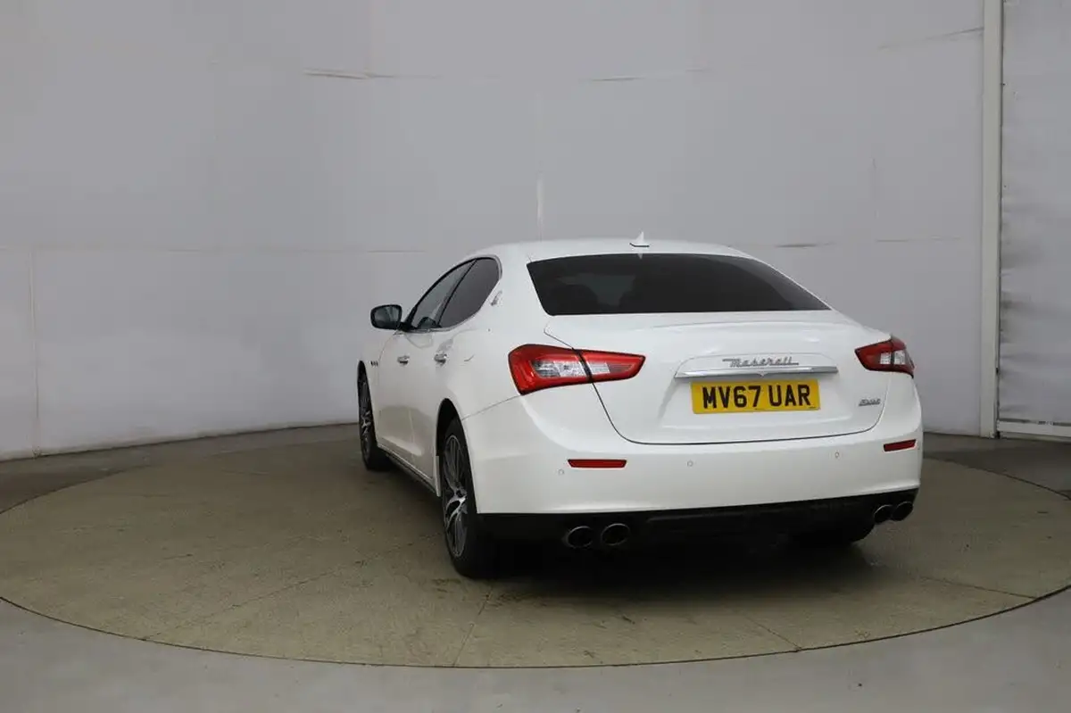 2017-maserati-ghibli-30td-big-3