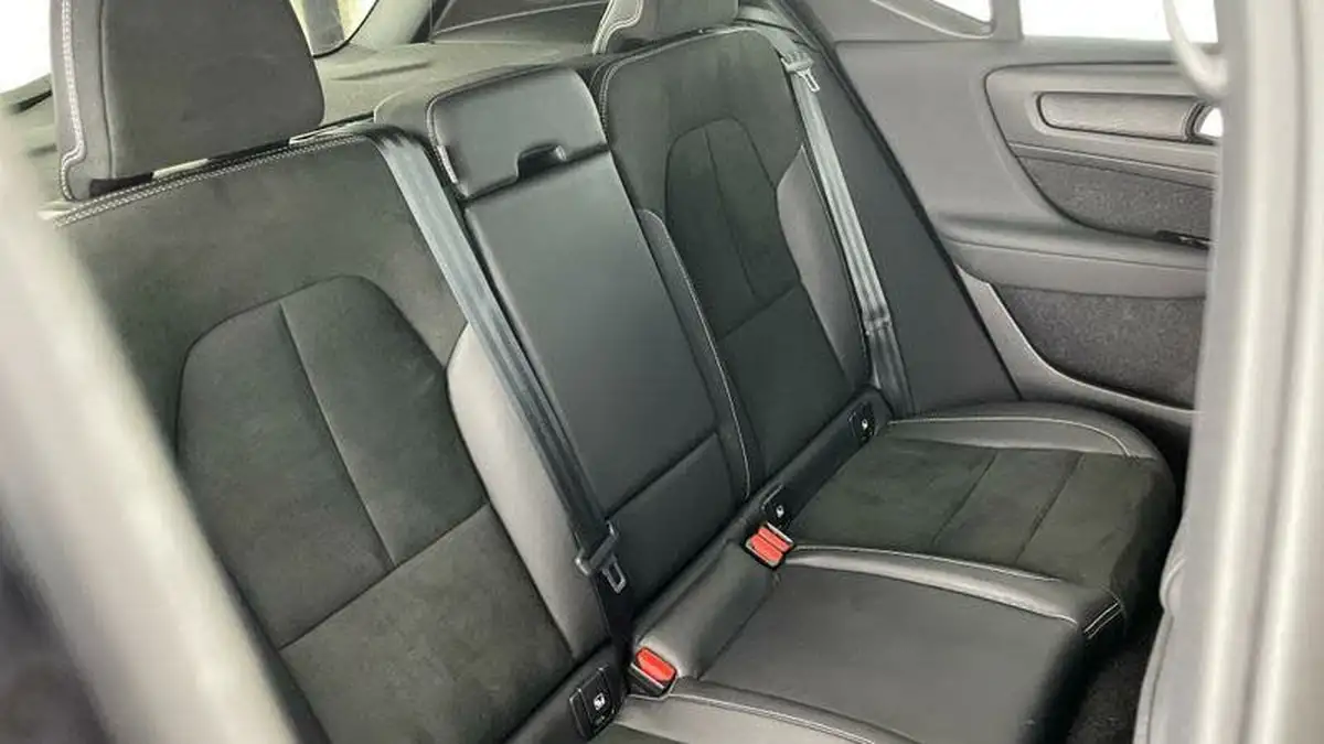2021-volvo-xc40-20-b4-r-design-194bhp-auto-big-12