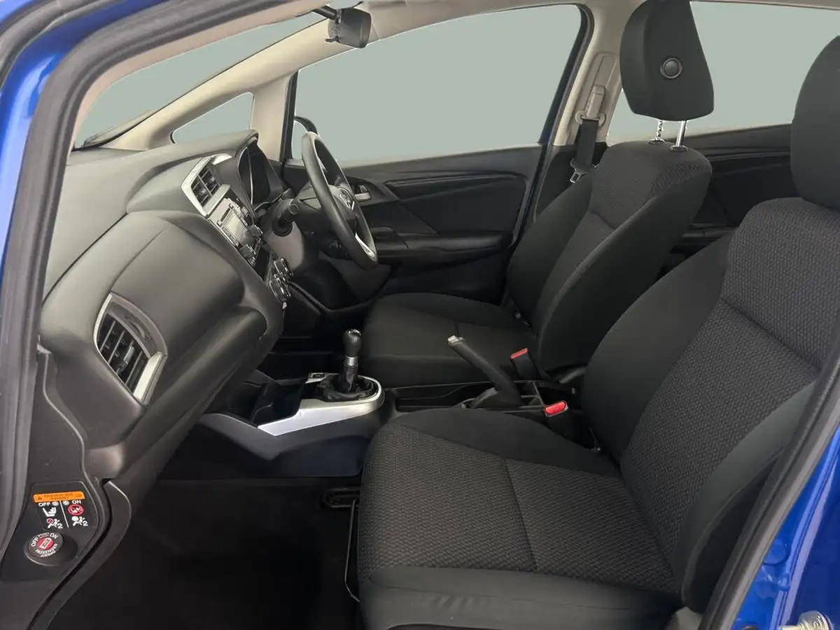 2019-honda-jazz-13-i-vtec-s-big-16
