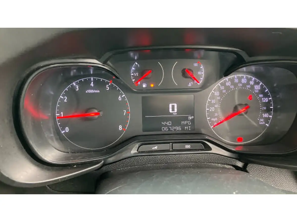 2022-vauxhall-combo-15cdti-dynamic-2300-130pseu6d-l1h1-panel-big-17