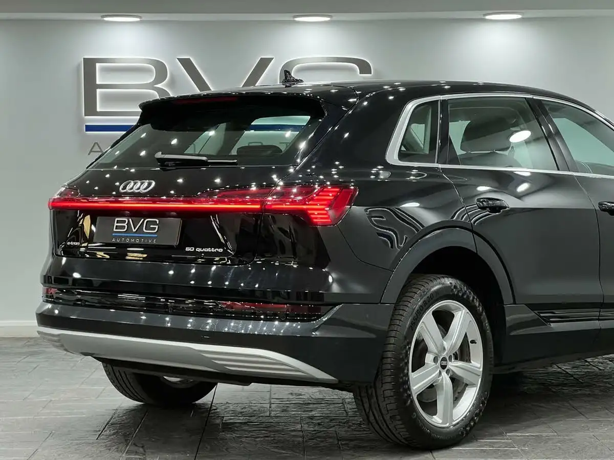2021-audi-e-tron-50e-technik-station-wagon-big-21