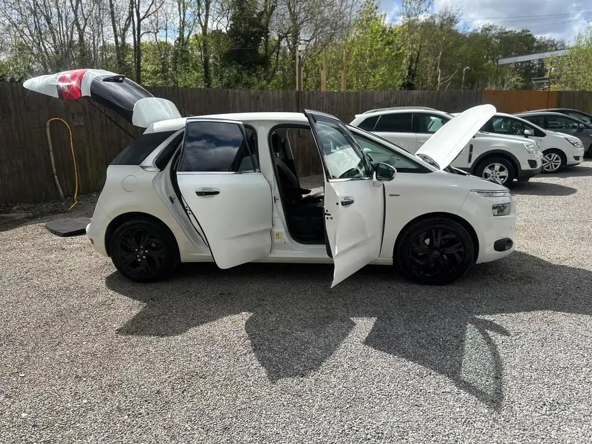 2014-citroen-c4-picasso-16e-hdi-exclusive-big-47