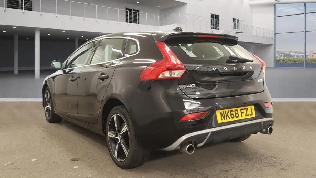 2018-volvo-v40-20td-d3-r-design-nav-plus-big-5