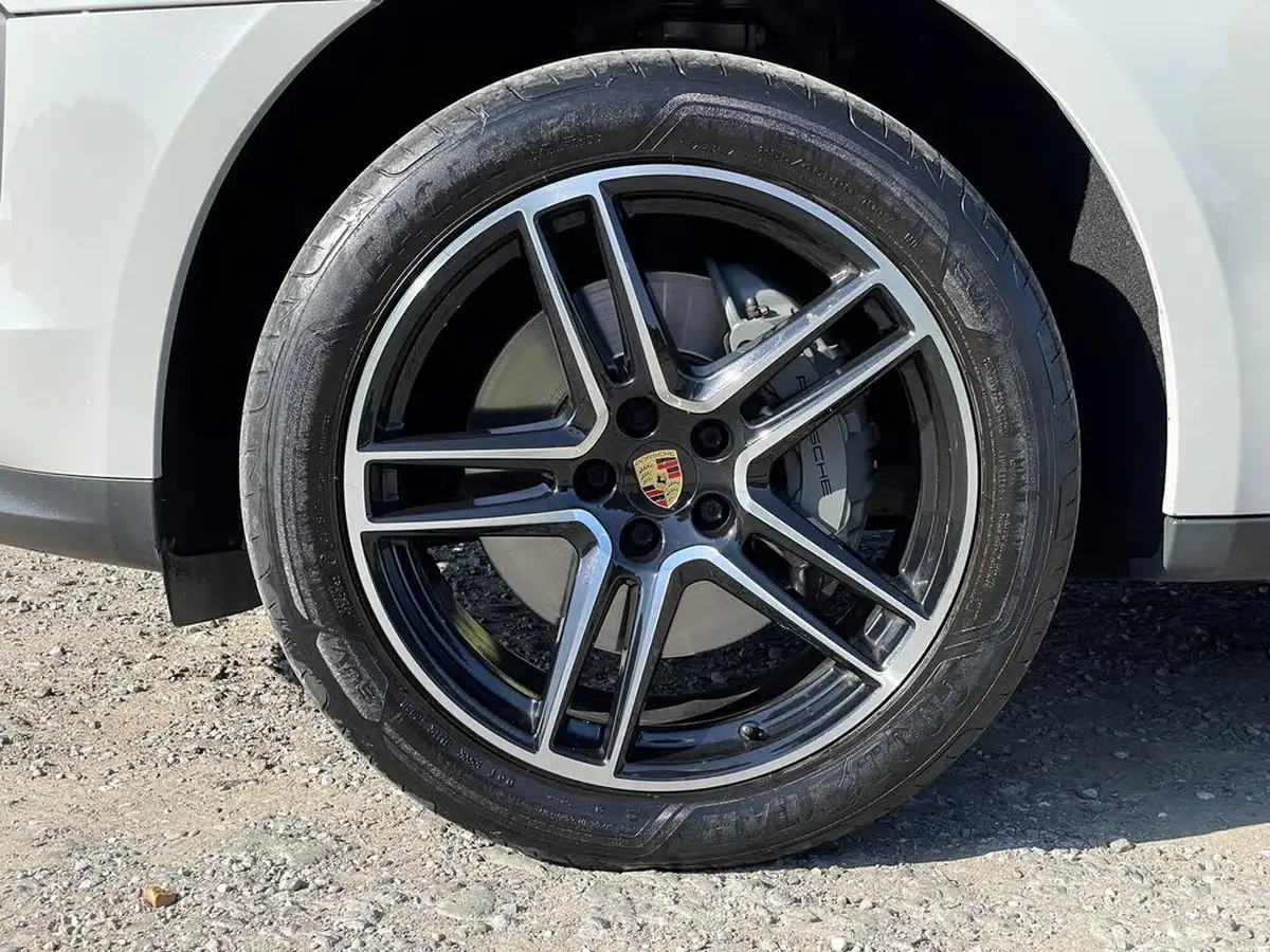 2021-porsche-macan-30-s-big-7