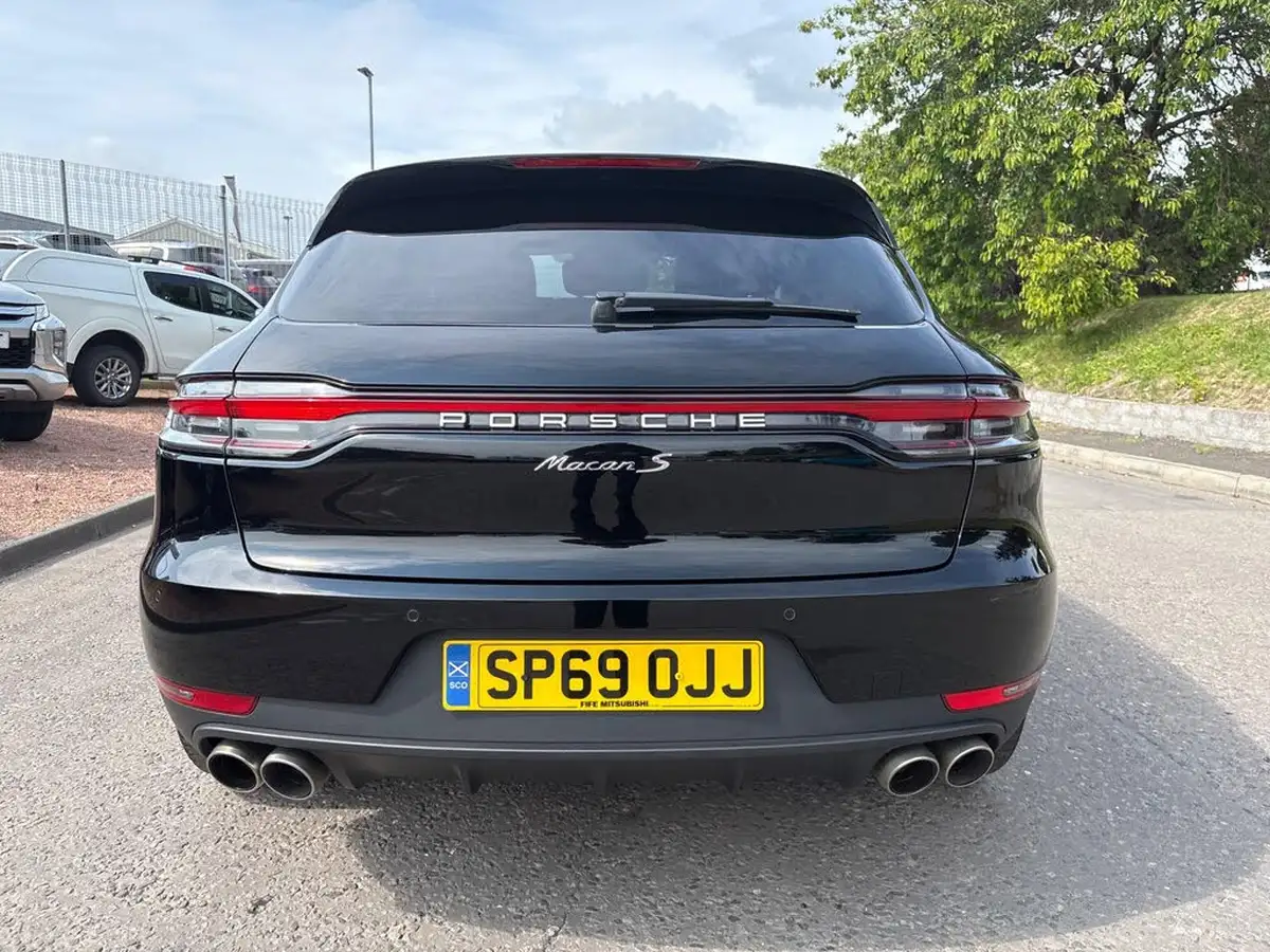 2019-porsche-macan-30-v6-s-big-13