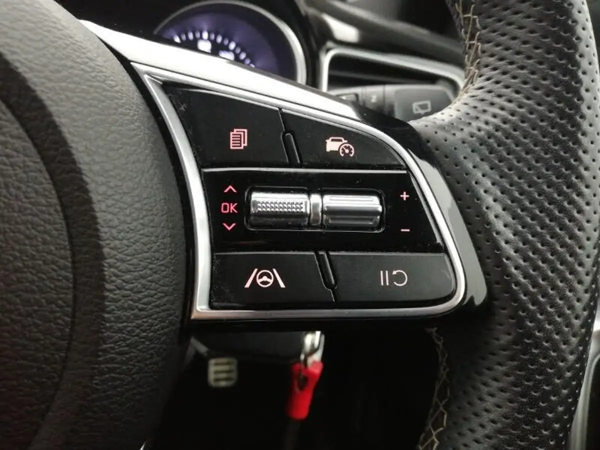 2023-kia-xceed-15-t-gdi-gt-line-158bhp-big-13