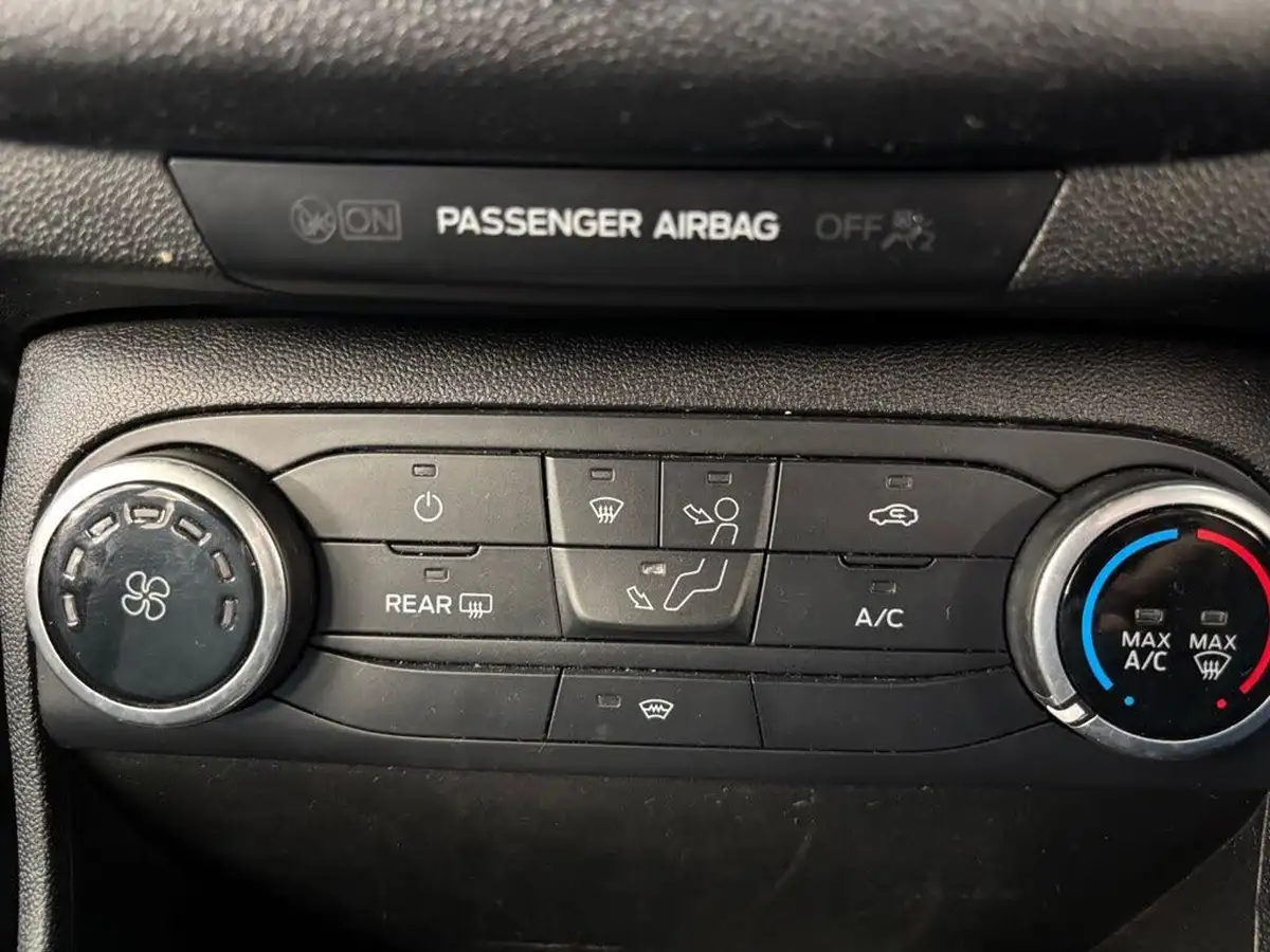 2019-ford-fiesta-10t-st-line-100ps-5d-big-9