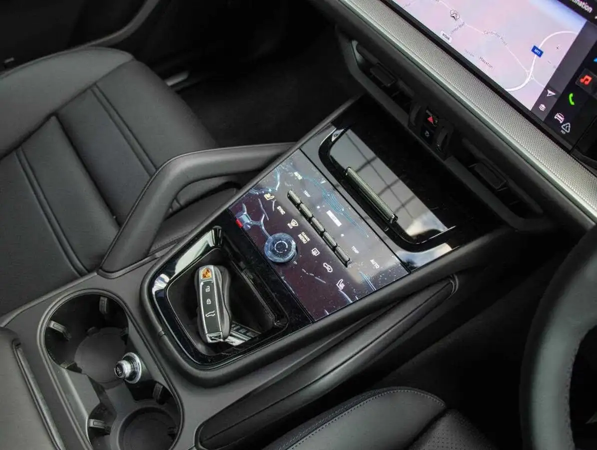 2025-porsche-cayenne-30-v6-353ps-station-wagon-big-10