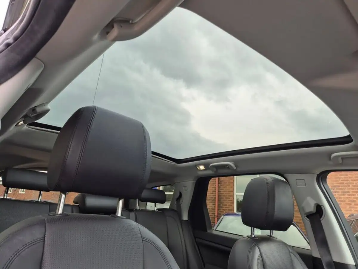 2017-land-rover-discovery-sport-20sd4-hse-black-big-16