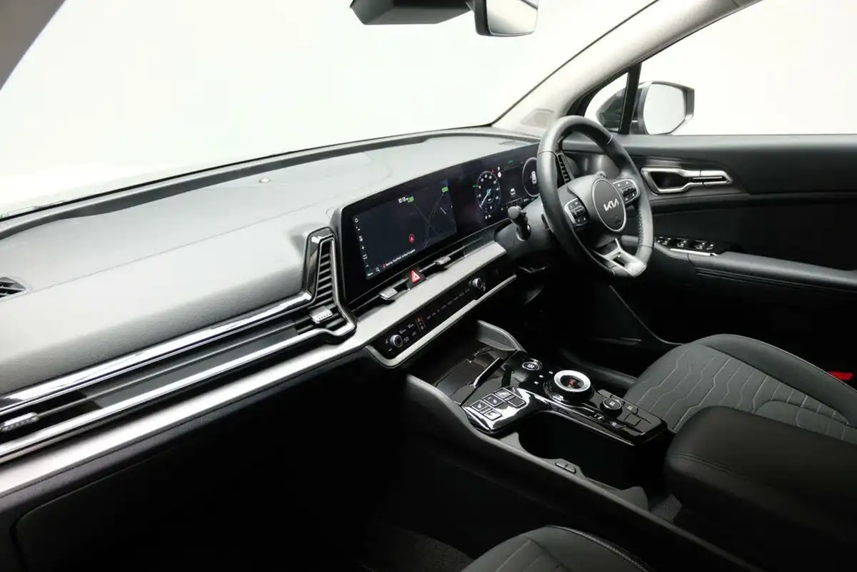 2024-kia-sportage-16-t-gdi-3-226bhp-hev-auto-big-10