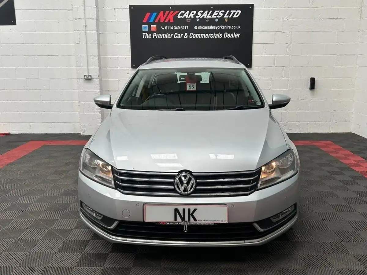 2014-volkswagen-passat-20tdi-executive-140ps-ss-estate-5d-big-4