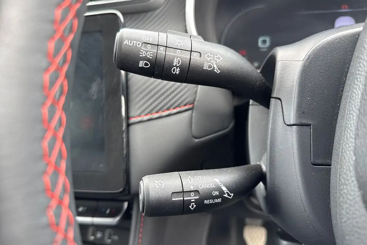 2024-mg-zs-suv-15-vti-tech-exclusive-big-34