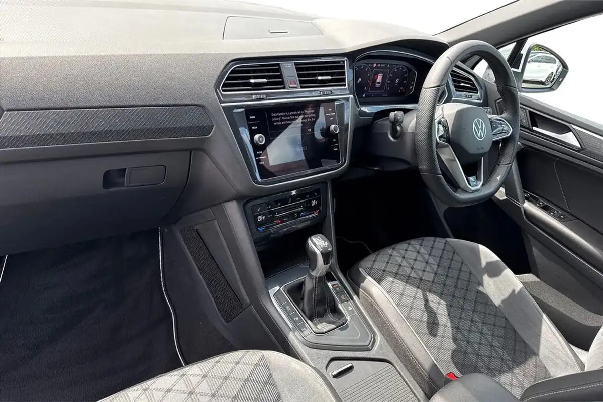 2021-volkswagen-tiguan-15-tsi-r-line-big-8