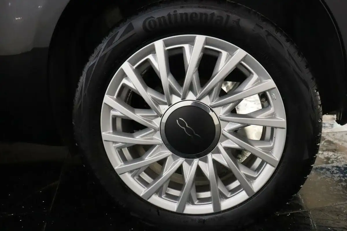 2022-fiat-500-10-dolcevita-big-31