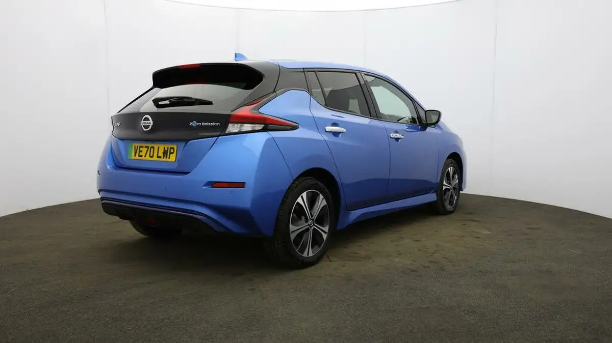 2020-nissan-leaf-e-e-tekna-big-49