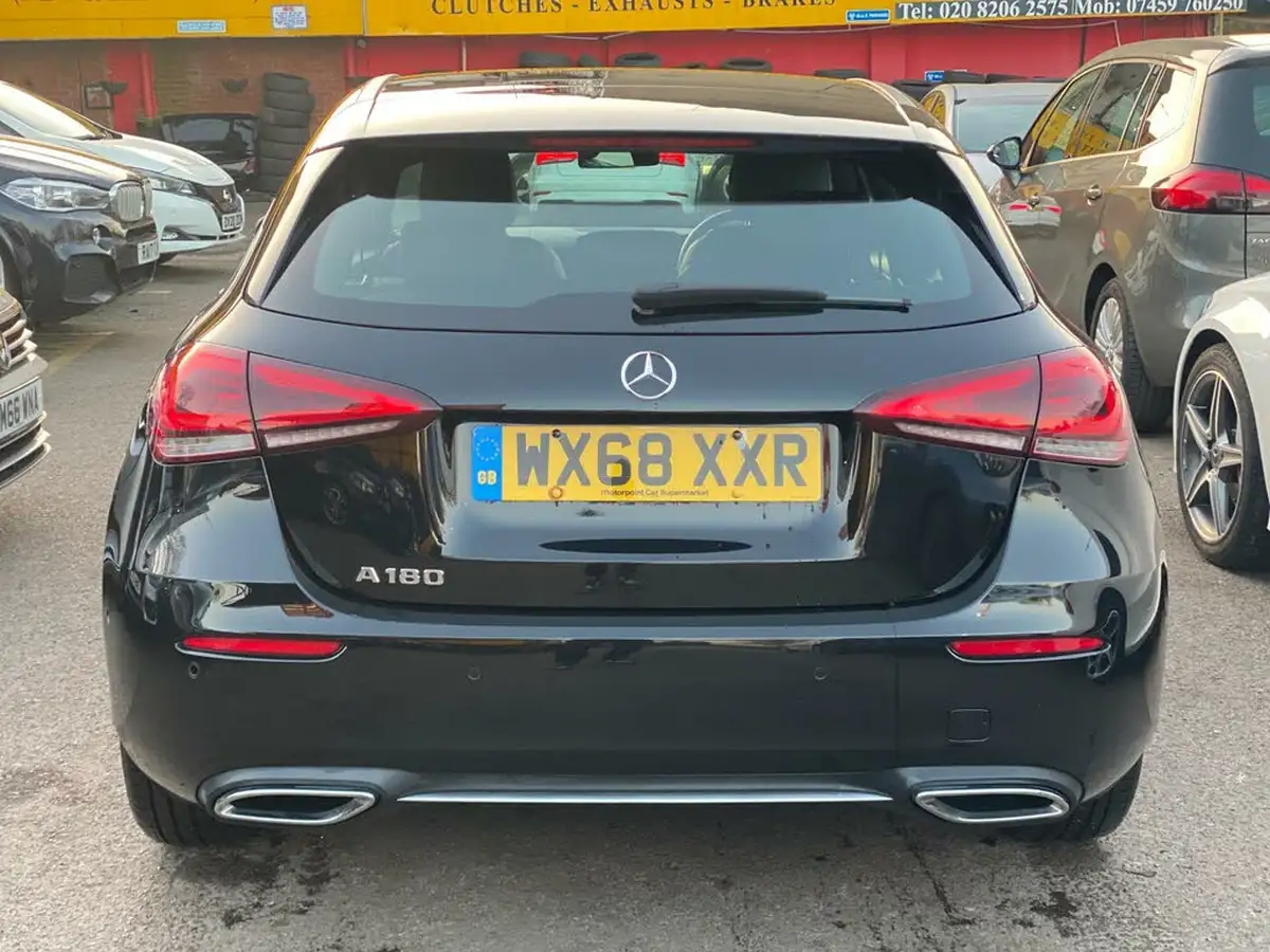 2018-mercedes-benz-a-class-13-a180-sport-executivess-7g-dct-big-11