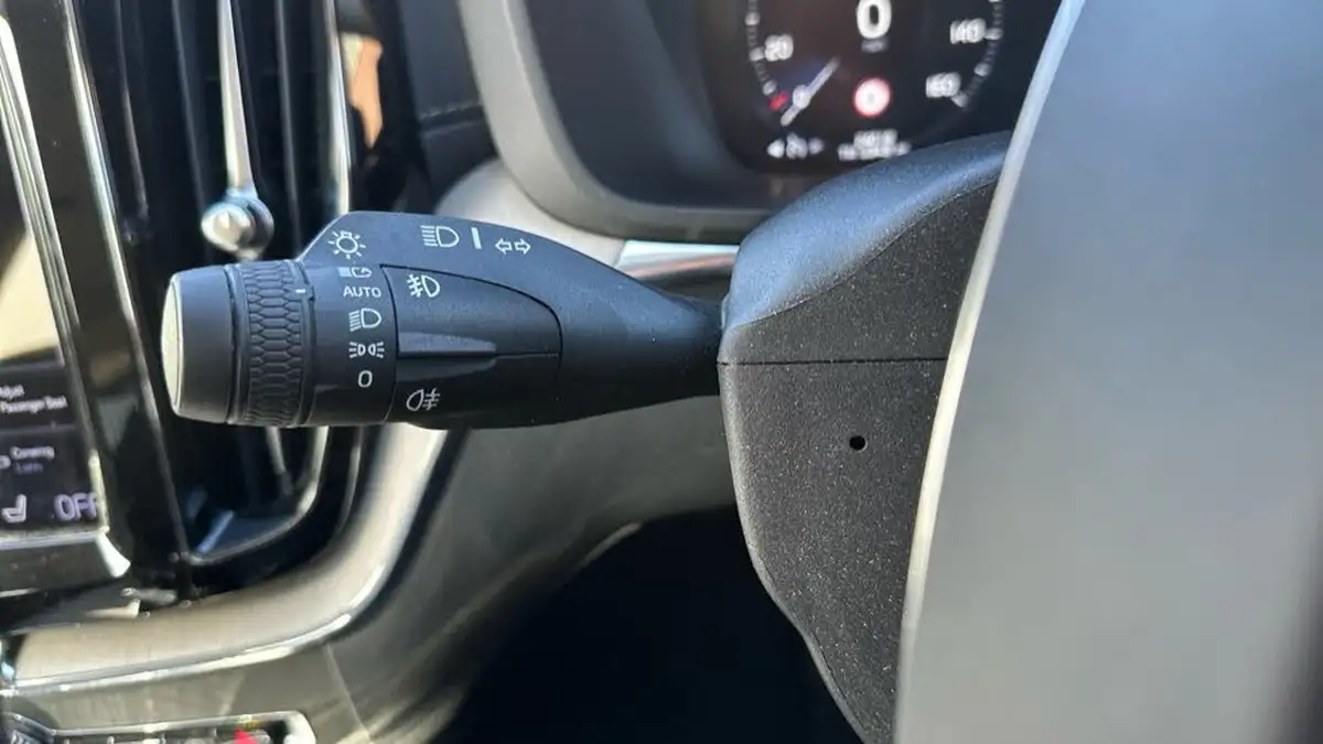 2020-volvo-xc60-20-b5-inscription-pro-awd-big-23