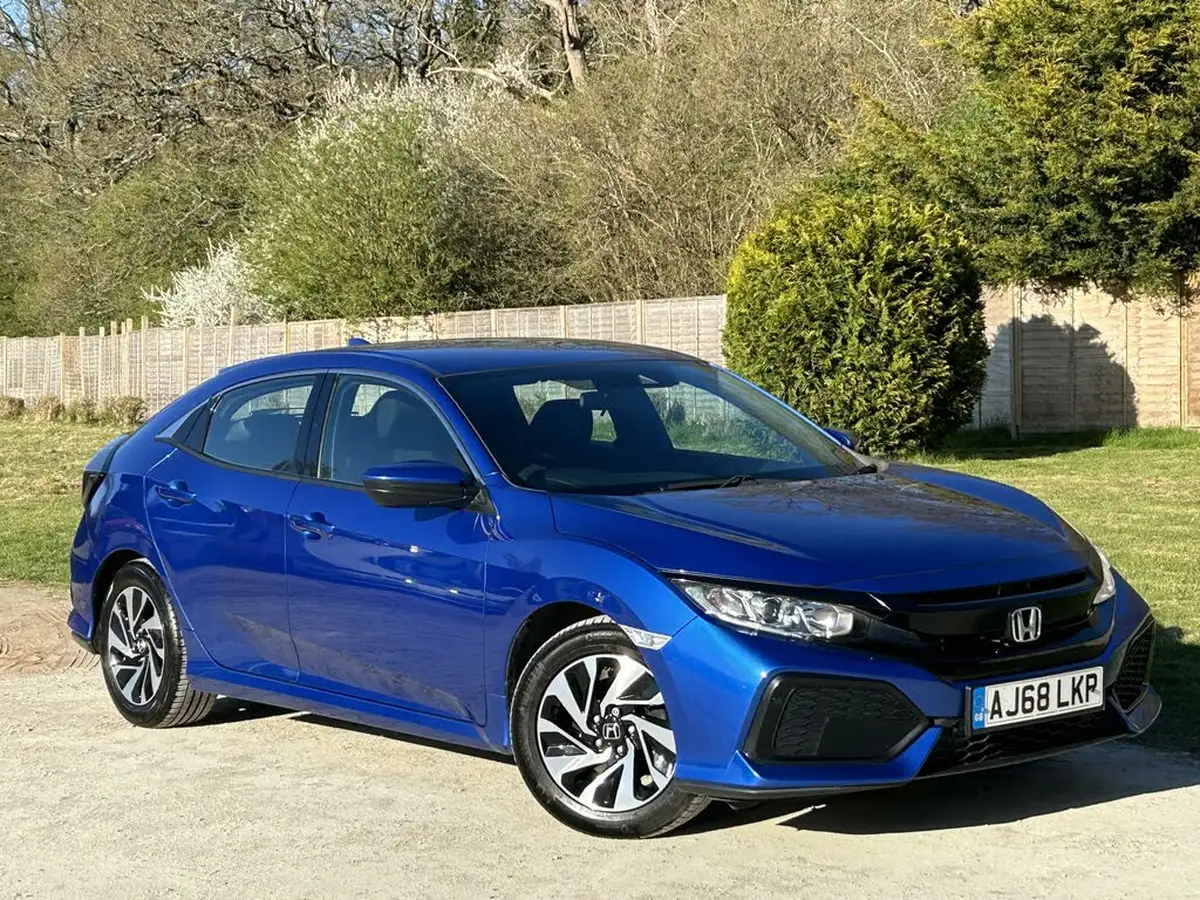 2019-honda-civic-16-i-dtec-se-hatchback-5d-big-0