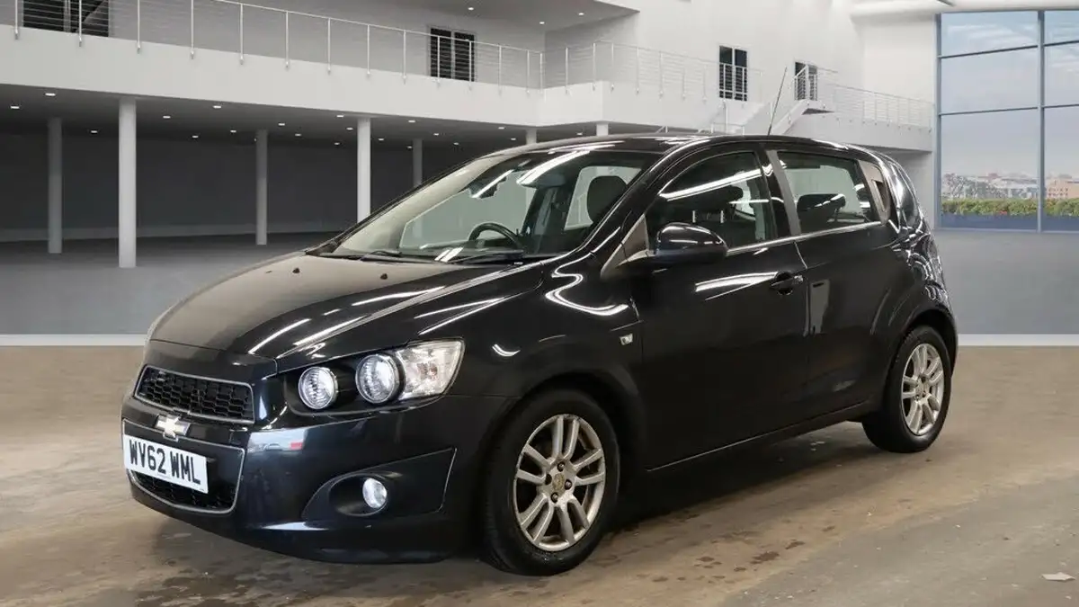 2012-chevrolet-aveo-14-ltz-99bhp-big-1