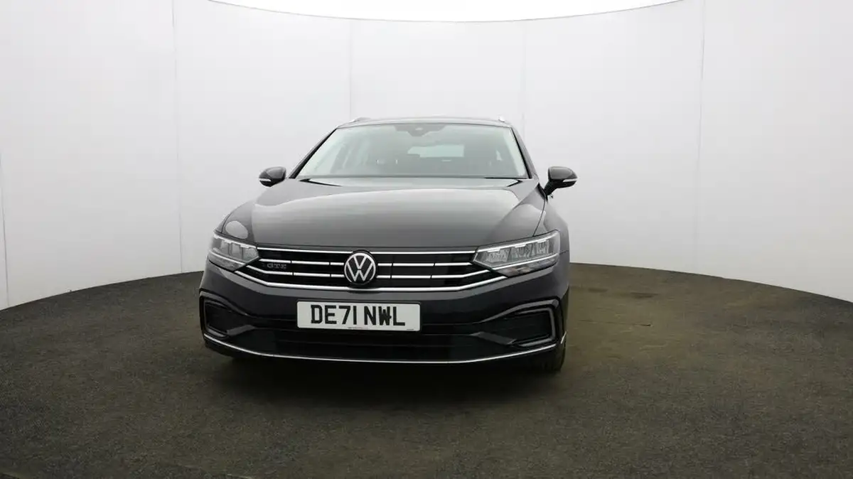 2021-volkswagen-passat-14-tsi-gte-estate-5d-big-33