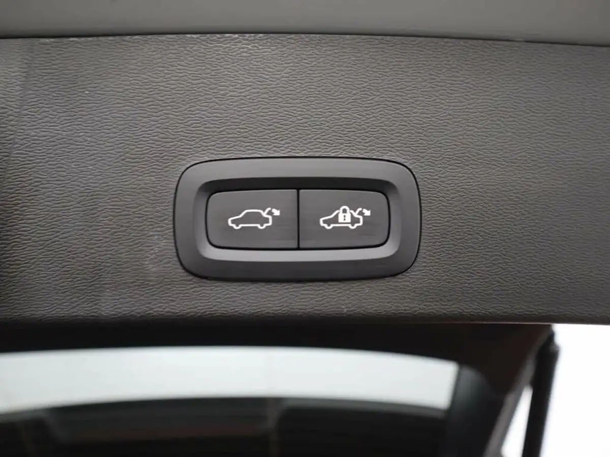 2023-volvo-xc40-e-twin-recharge-plus-big-7