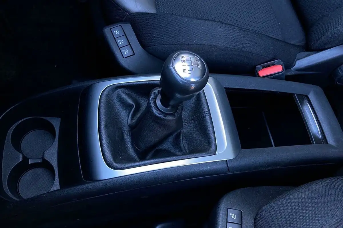 2016-citroen-grand-c4-picasso-16bluehdi-exclusive-big-15
